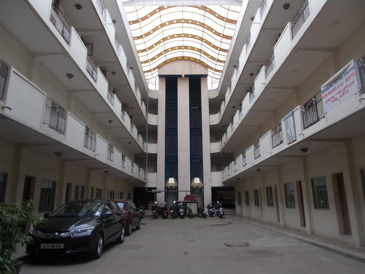 Modern Hotel Bangalore Exterior photo